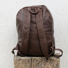 Load image into Gallery viewer, Brown Leather Backpack BB04
